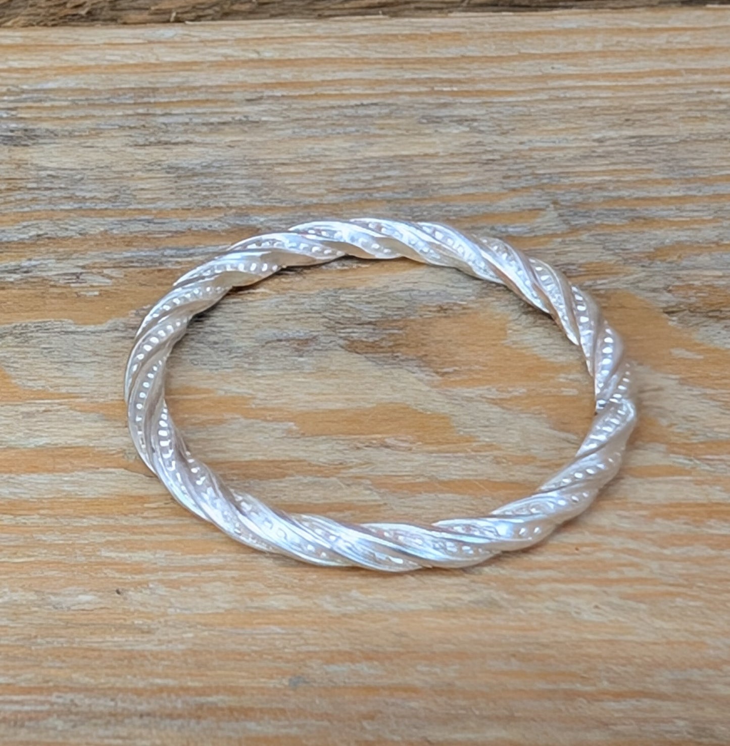 sterling silver patterned twist stacking ring