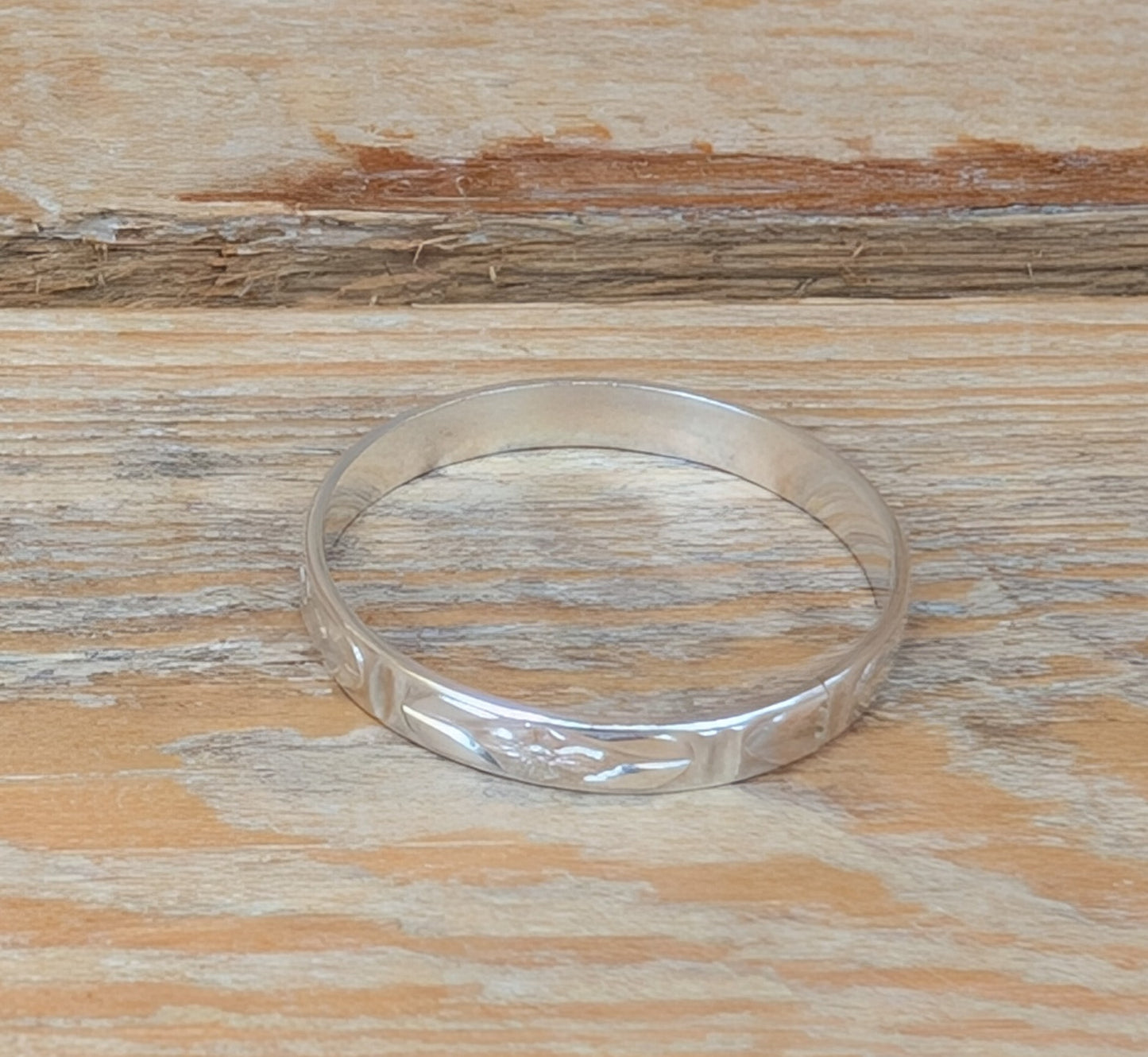 sterling silver flower patterned stacking ring