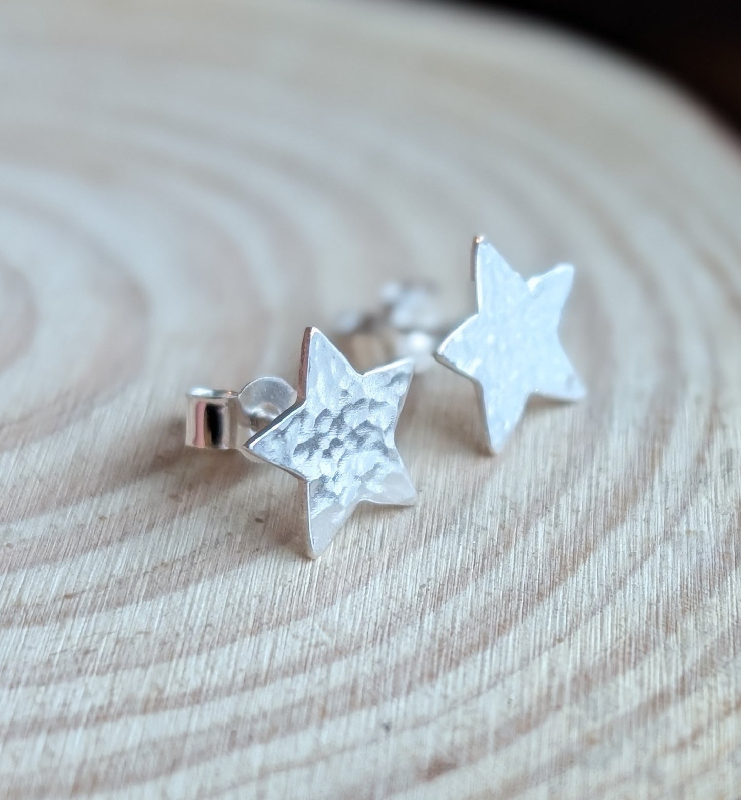 sterling silver 10mm hammered star stud earrings