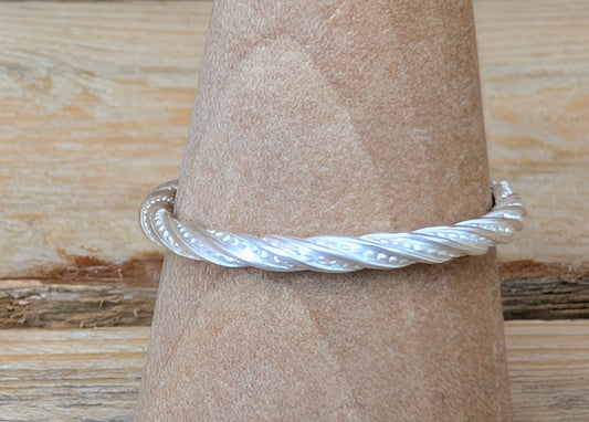 sterling silver patterned twist stacking ring