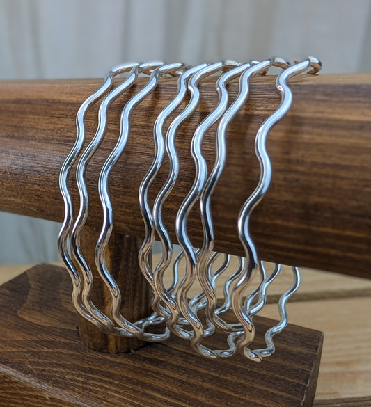 sterling silver wavy bangle