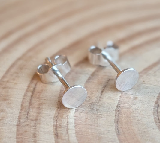 sterling silver 4mm circle stud earrings