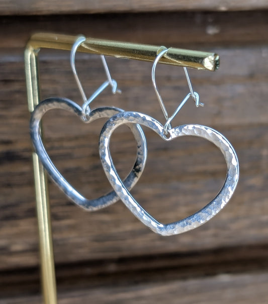 sterling silver hammered open heart dangle earrings